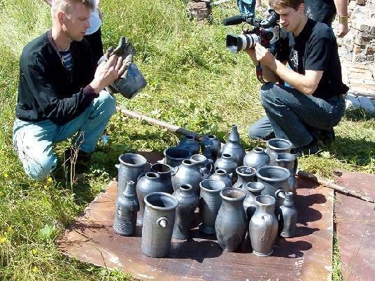 Naujai pastatytos keramikos degimo krosnies užkūrimas